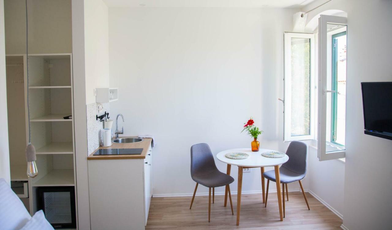 Soukki Town Centre Suites 1 Split Eksteriør billede