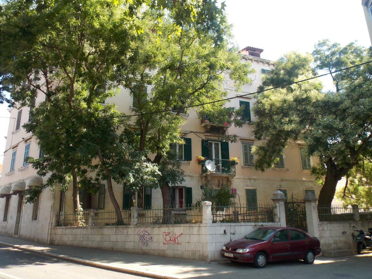 Soukki Town Centre Suites 1 Split Eksteriør billede